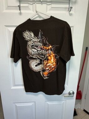 Hard Rock Cafe Guam Brown T-Shirt with Dragon & Tiger Back Graphic Sz M